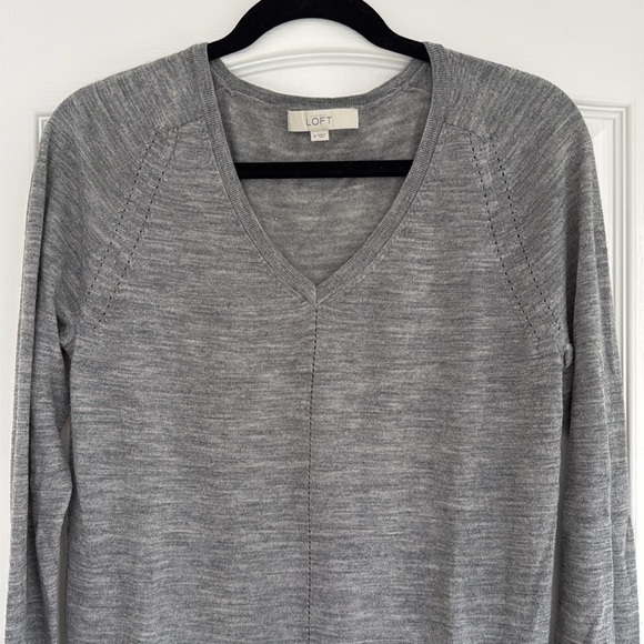 LOFT heather grey long sleeve v-neck sweater - Picture 2 of 5